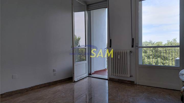 TRILOCALE IN VIALE OMERO
