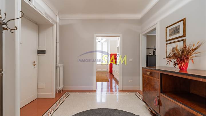 AMPIO BILOCALE ARREDATO CON DOPPIA ESPOSIZIONE - VIA PIOLTI DE' BIANCHI