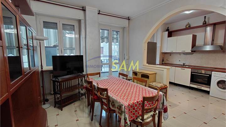 AMPIO BILOCALE RISTRUTTURATO - PORTA VITTORIA 