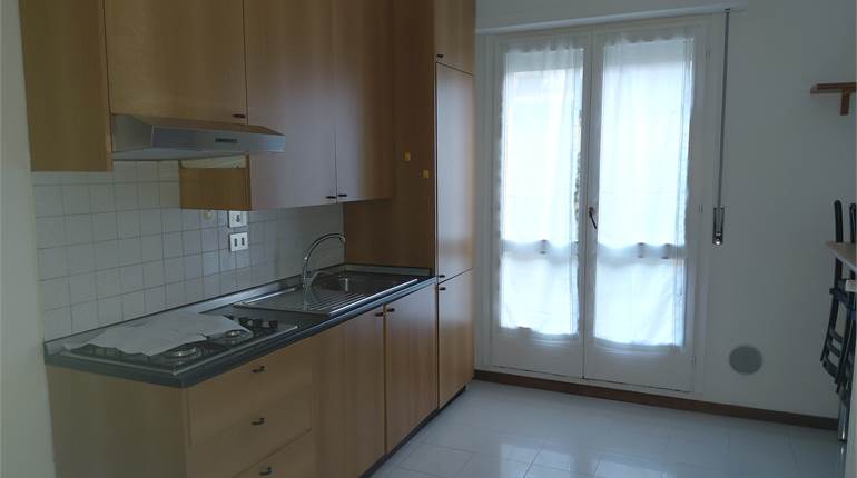 BILOCALE ARREDATO VIALE CORSICA