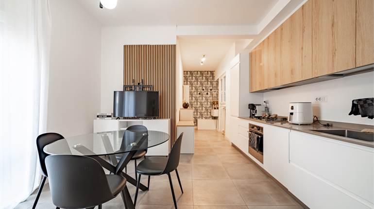 TRILOCALE ARREDATO - PIAZZALE MARTINI 