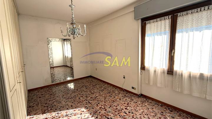 TRILOCALE IN VENDITA IN MONTE STELLA