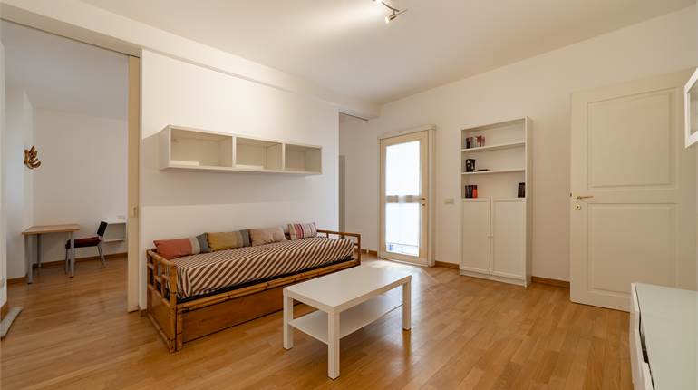 BILOCALE ARREDATO IN VIALE MONTE NERO