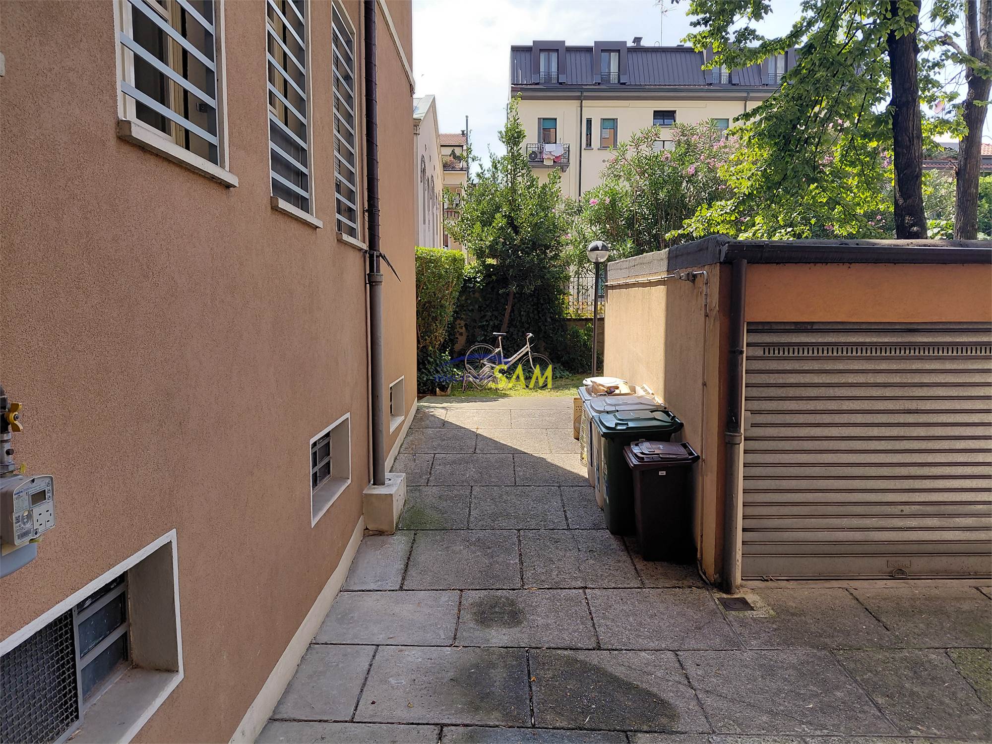 Photo 19